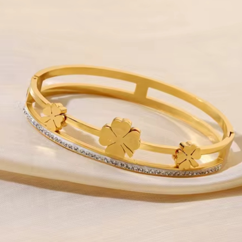 Stainless Steel Gold Plated  Clover Neckless An Bangle Bracelet